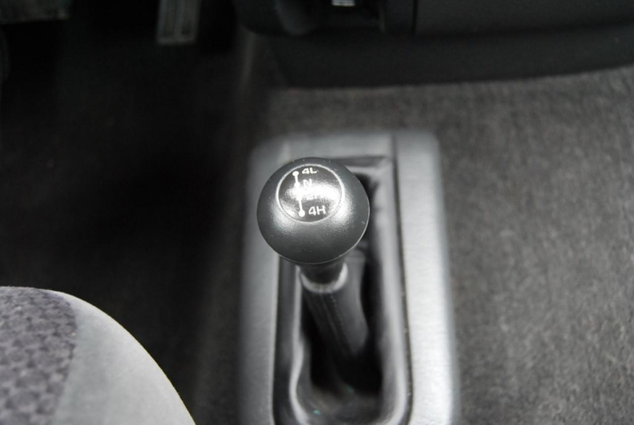 625702