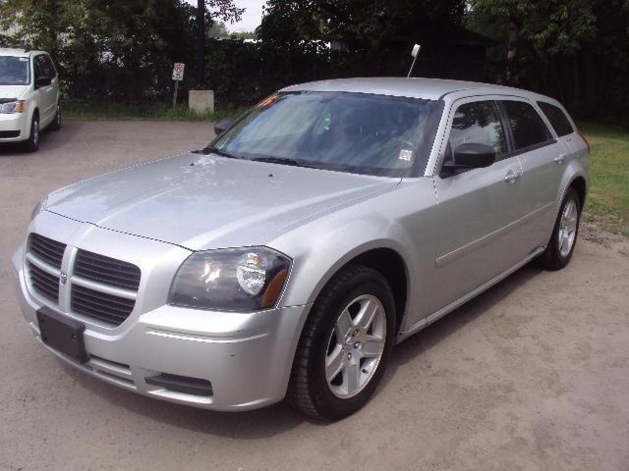 Used 2005 Dodge Magnum SXT for sale in Ottawa, ON