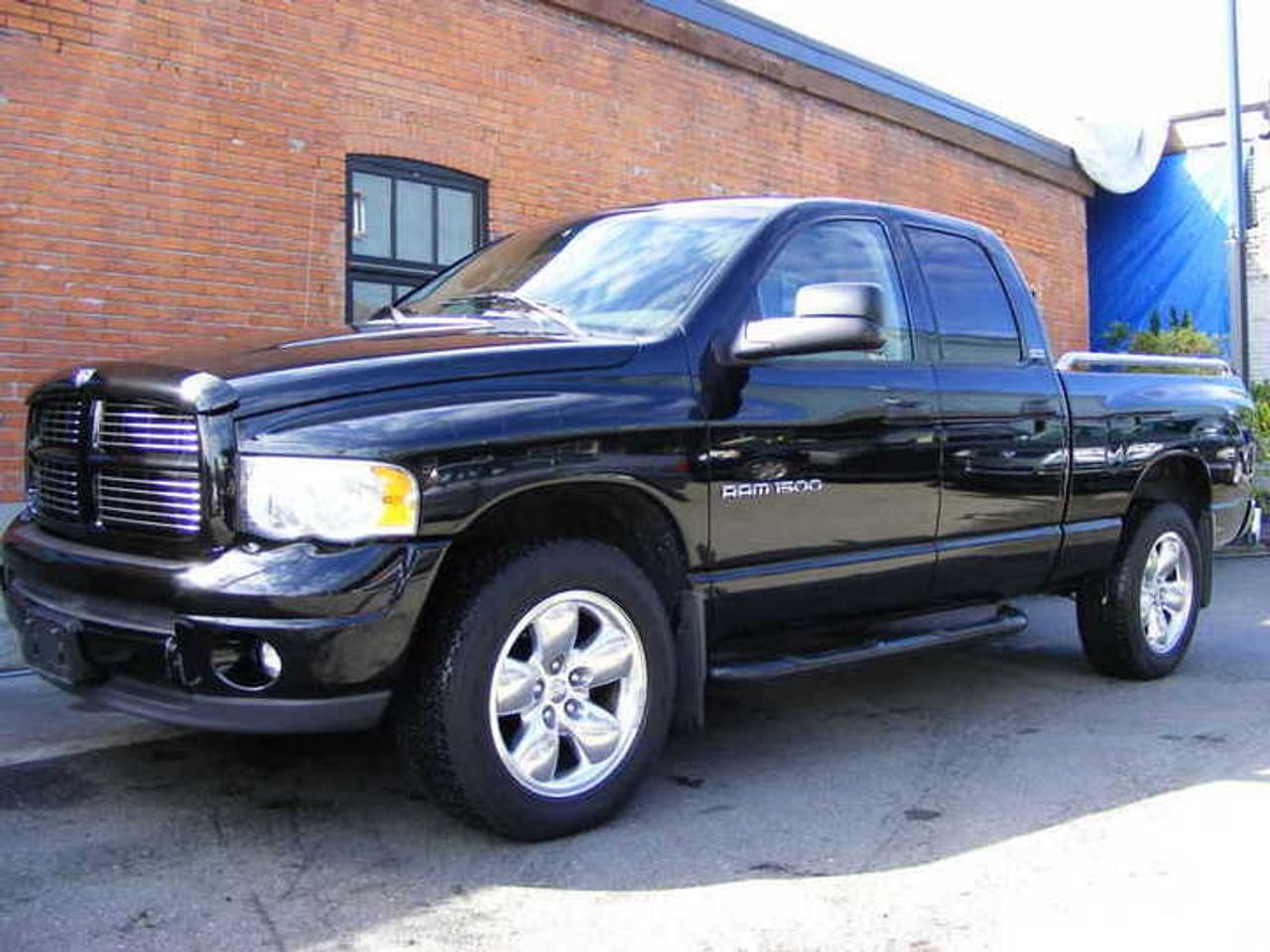A one owner local accident free Ram 1500 4x4 Sport crew cab SLT. Loaded with Leather, heated seats, 20\ polished alloy wheels, painted boxliner, 5.9 Litre. 
Just inspected and serviced. Lease or Finance. All trades accepted.  
Email Rob@bluestarmotors.com  Phone: 604.649.1975 
 
dlr10290
www.bluestarmotors.com