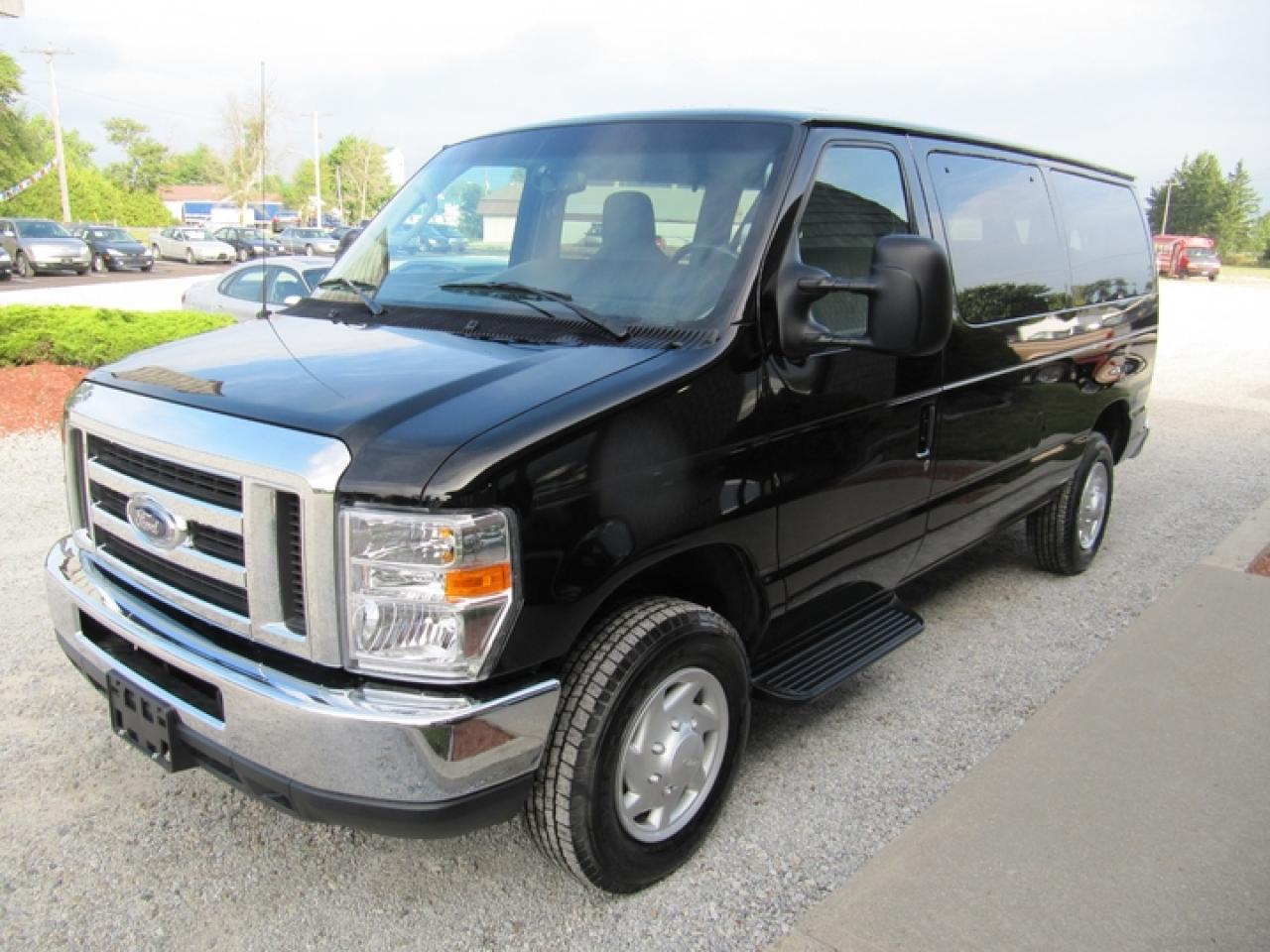 Used 2009 Ford E-350 PASSENGER  for sale in Ridgetown, ON