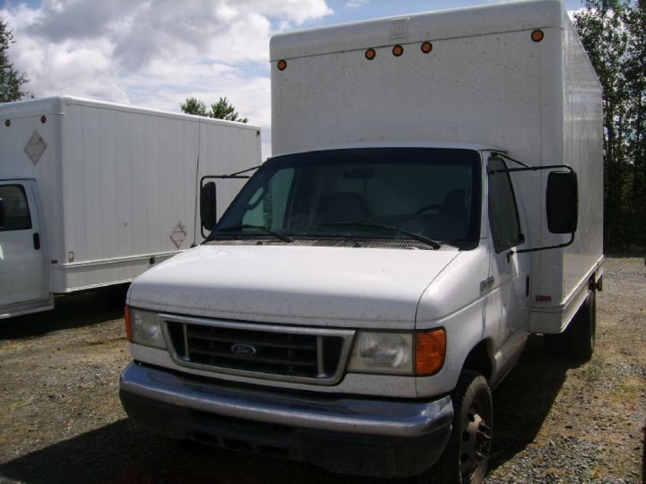 Used 2007 Ford E450 14'FT Cube for sale in Burnaby, BC