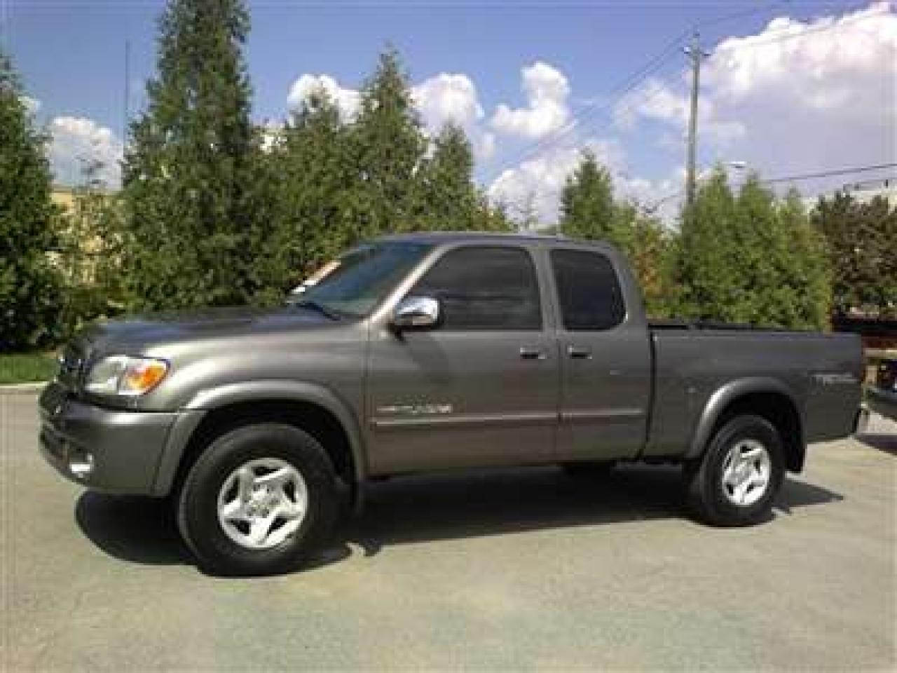 Used 2003 Toyota Tundra SR5 4D 6 1/2 ft 4x4 for sale in Toronto, ON