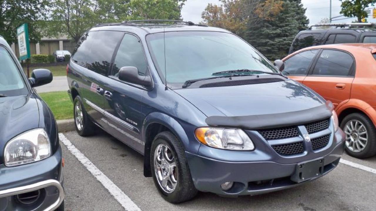 Used 2001 Dodge Grand Caravan ES for sale in Mississauga, ON
