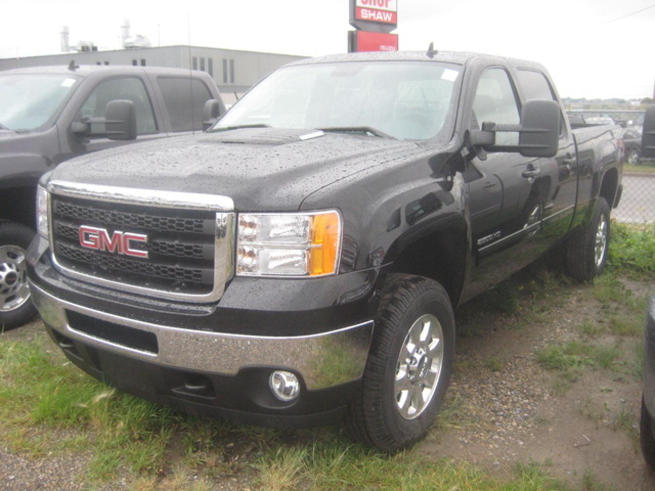 New 2011 GMC Sierra K2500 Crew SLT for sale in Calgary, AB