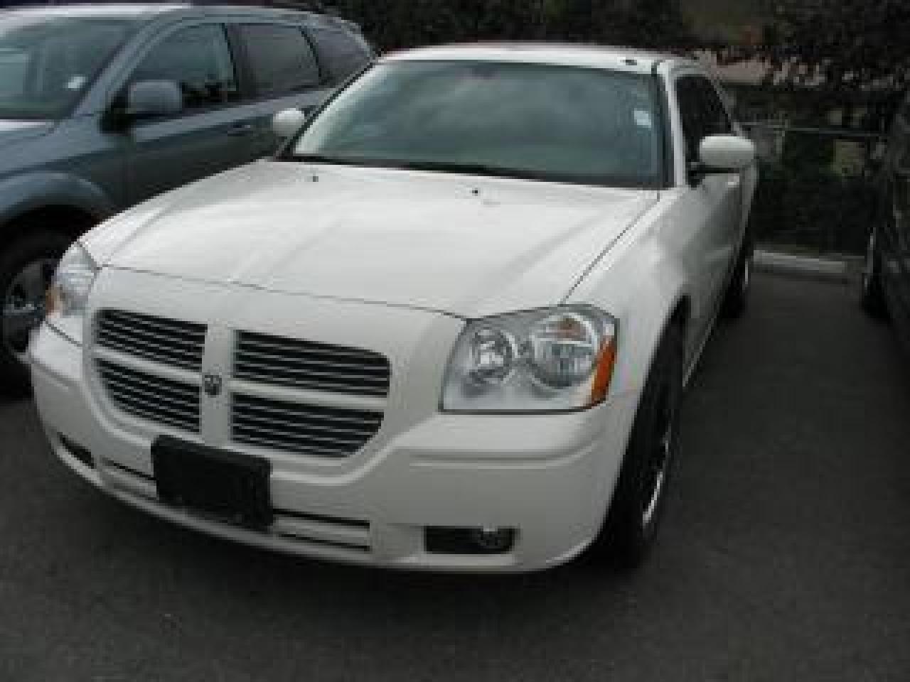 Used 2006 Dodge Magnum Base for sale in Kamloops, BC