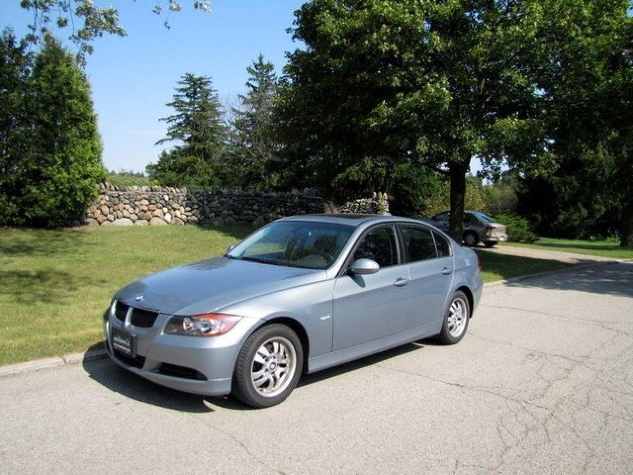 Used 2007 BMW 3 Series 323i LEATHER/SUNROOF!! HOT CAR!! Sedan for sale in Guelph, ON