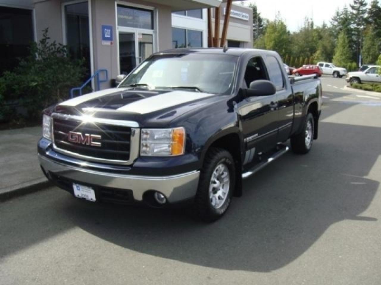 Used 2008 GMC Sierra 1500 SLE 4X4 EXTENDED CAB SWB for sale in Parksville, BC
