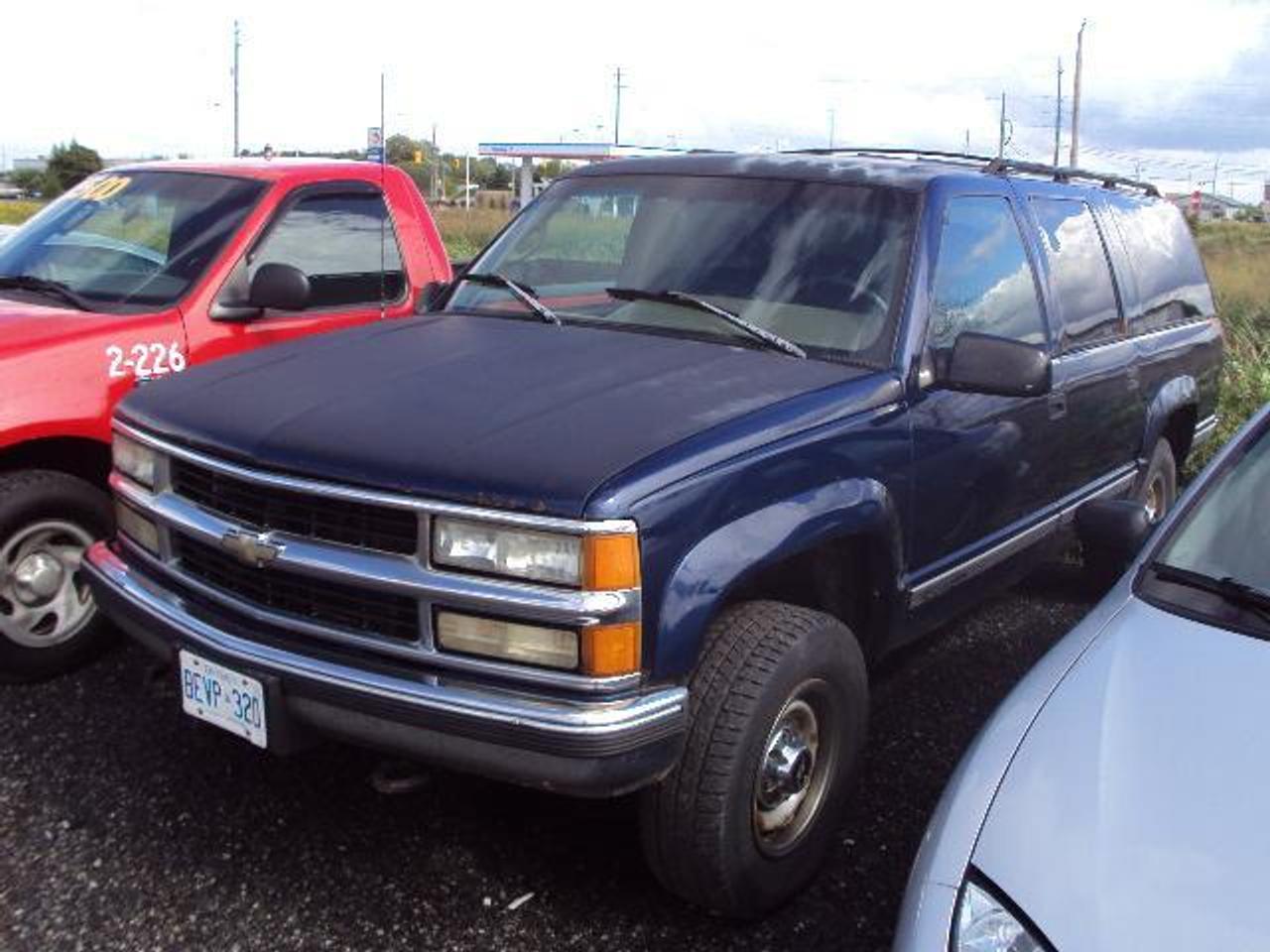 Used 1995 Chevrolet Suburban 2500 for sale in Bolton, ON