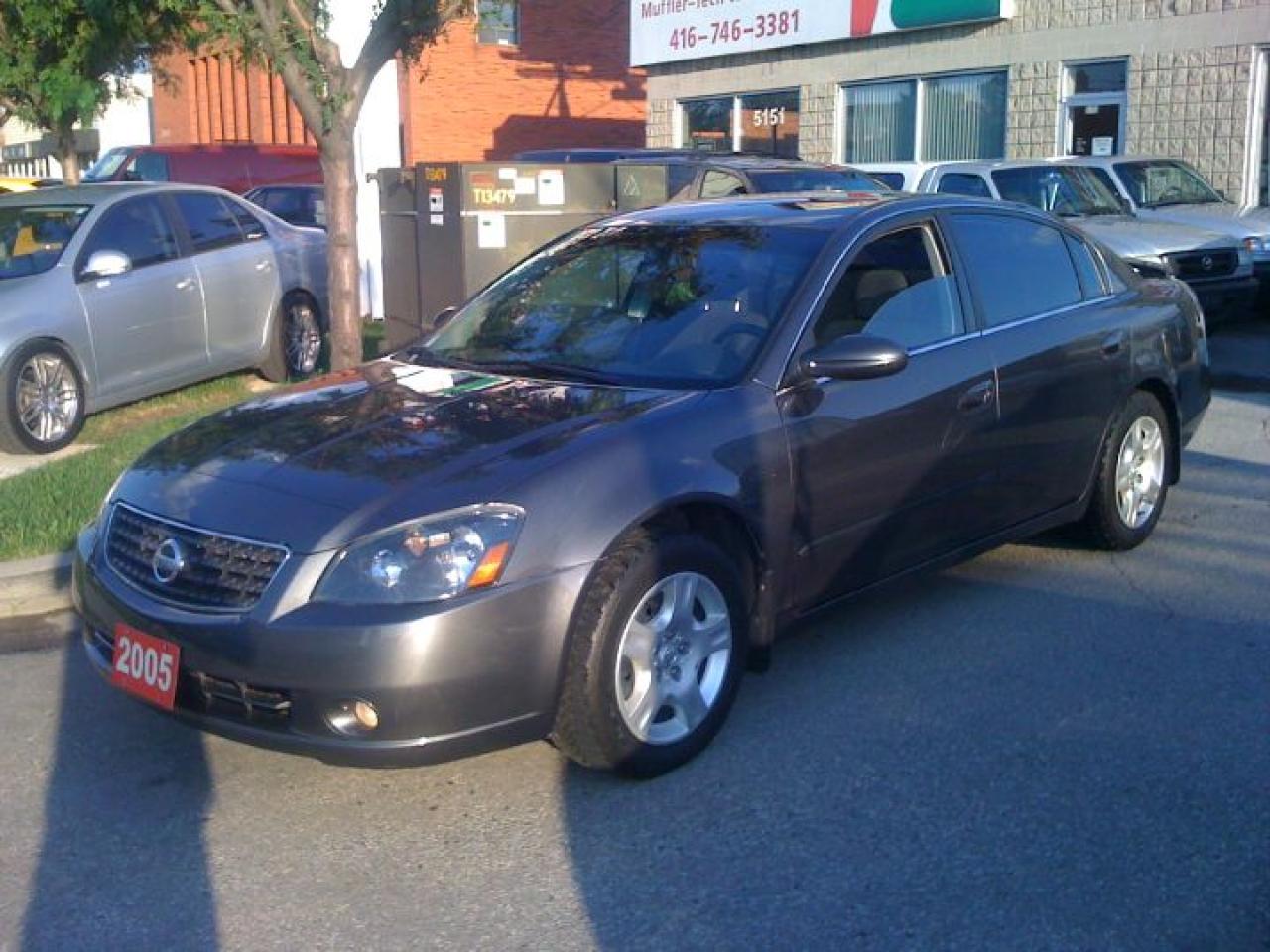 Used 2005 Nissan Altima 3.5 SE for sale in Toronto, ON