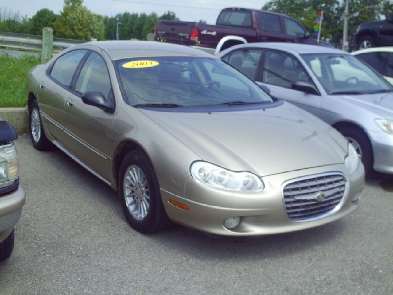 Used 2003 Chrysler Concorde LXi for sale in Newmarket, ON