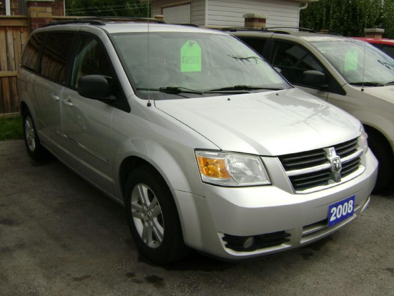 Used 2008 Dodge Grand Caravan SXT for sale in Brampton, ON
