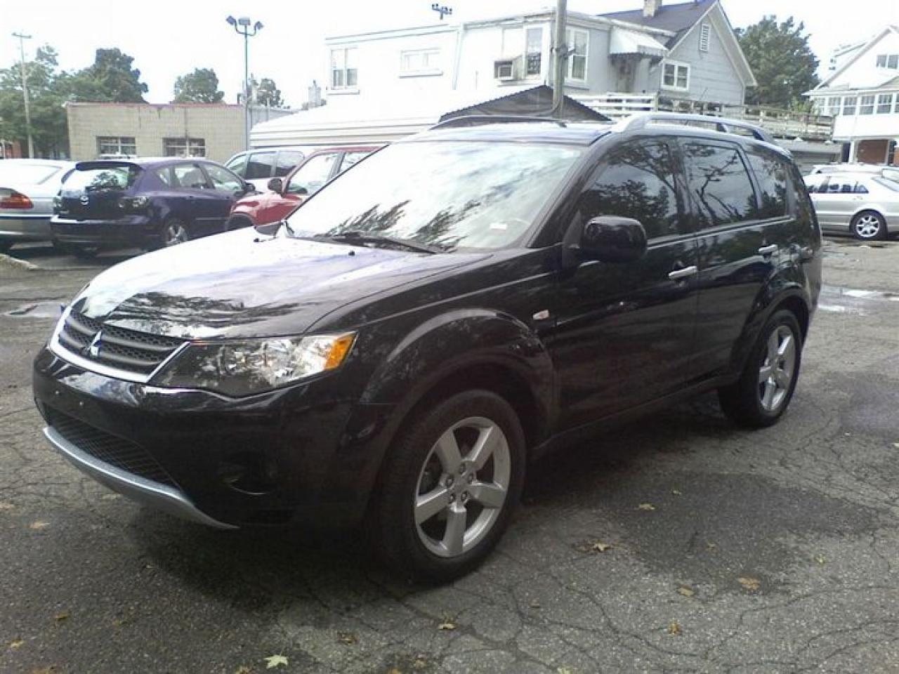 Used 2007 Mitsubishi Outlander XLS AWD / Leather / Bluetooth for sale in Kitchener, ON