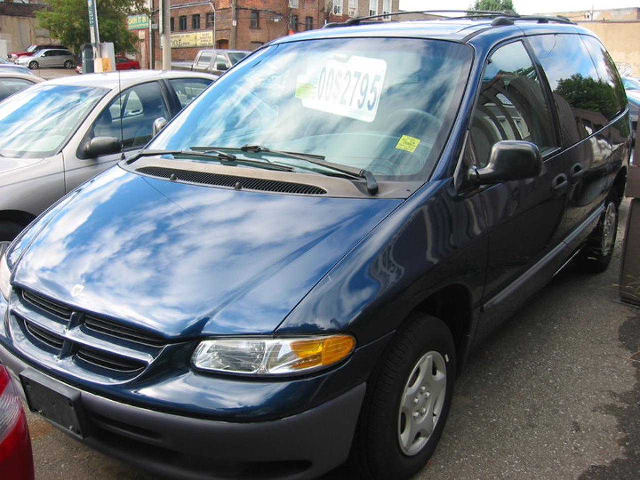 Used 2000 Dodge Caravan  for sale in Toronto, ON