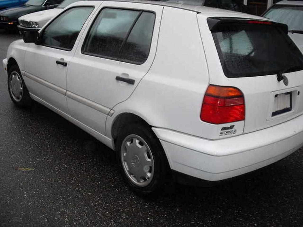 Volkswagen Golf the World Car is known & loved all over the World! Automatic with Central power door locks & vehicle alarm; very deluxe sound system; fresh AirCare; fold-flat rear seat gives you the roominess of a wagon! Non-smoker car; Six Month Warranty included in your Sale Price of $3,888.