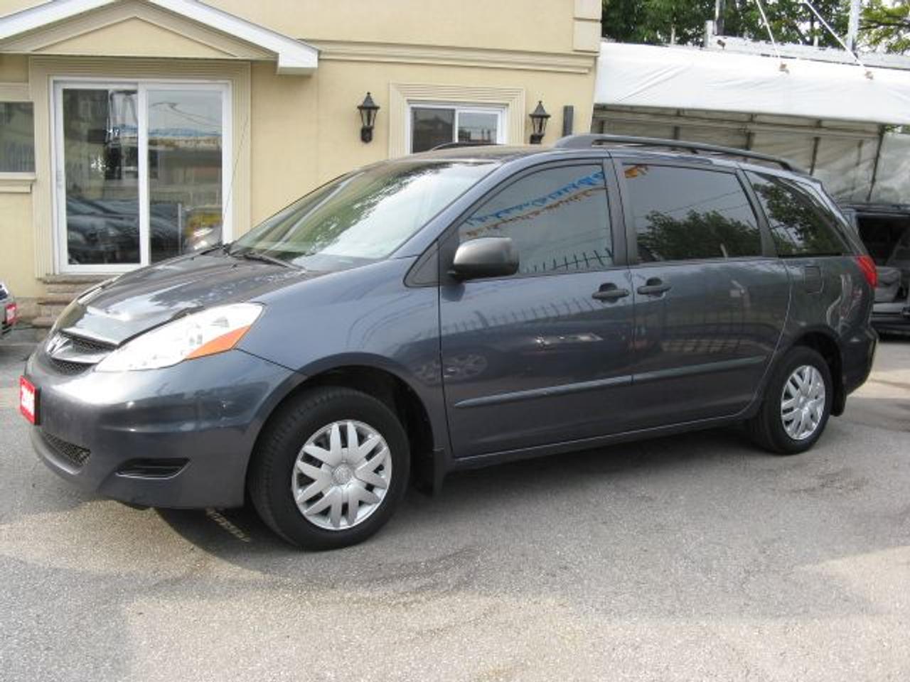 Used 2006 Toyota Sienna CE for sale in Toronto, ON