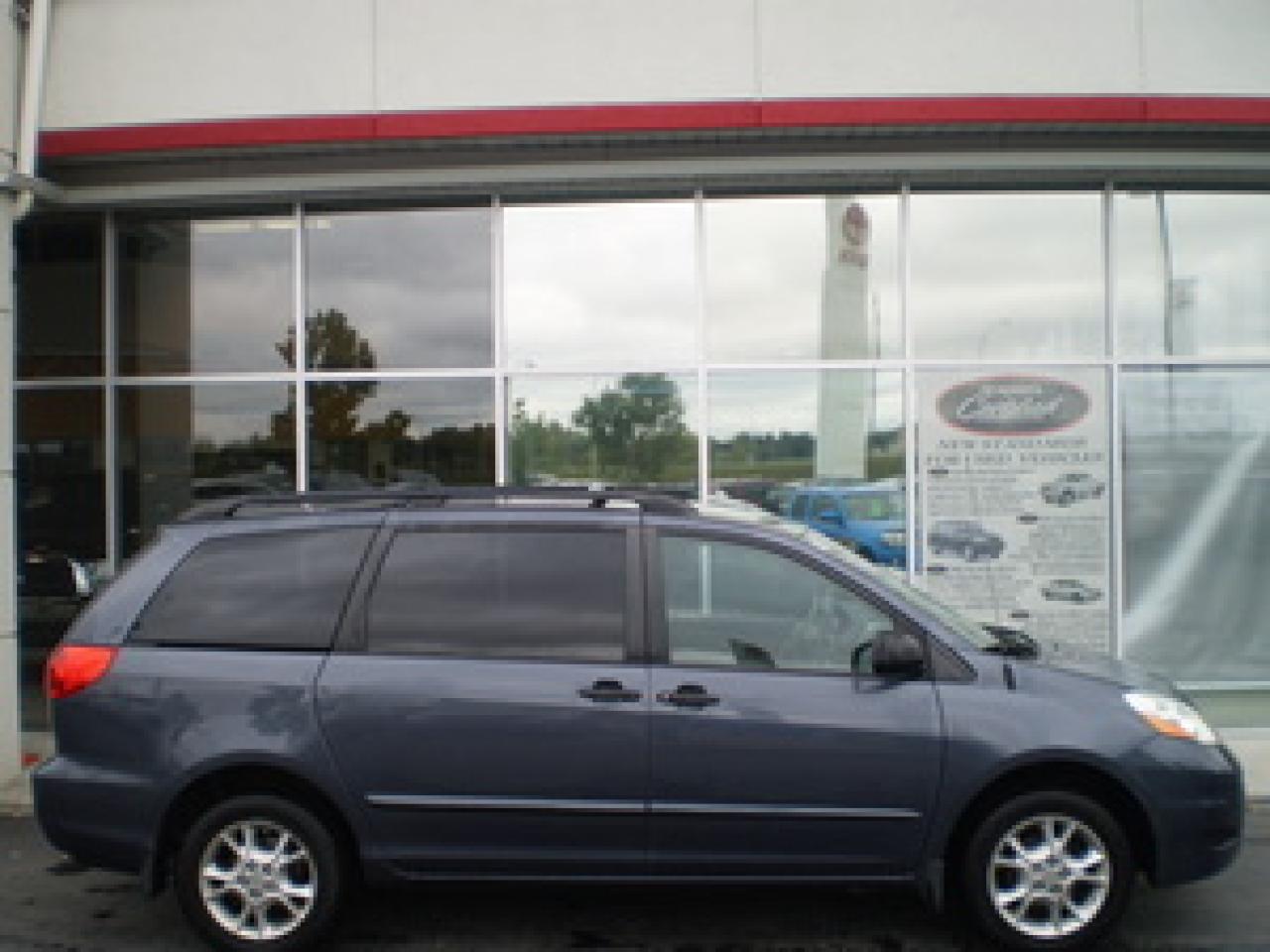 Used 2006 Toyota Sienna CE AWD for sale in Calgary, AB