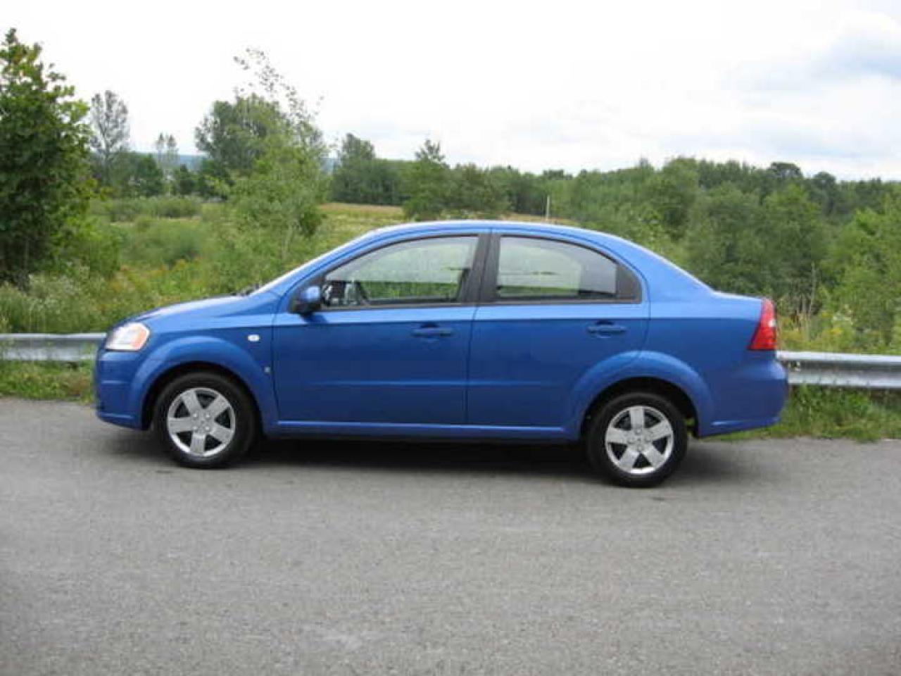 Used 2007 Pontiac Wave Base for sale in New Glasgow, NS
