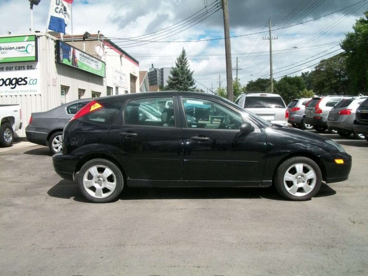 Used 2003 Ford Focus ZX5 for sale in Hamilton, ON
