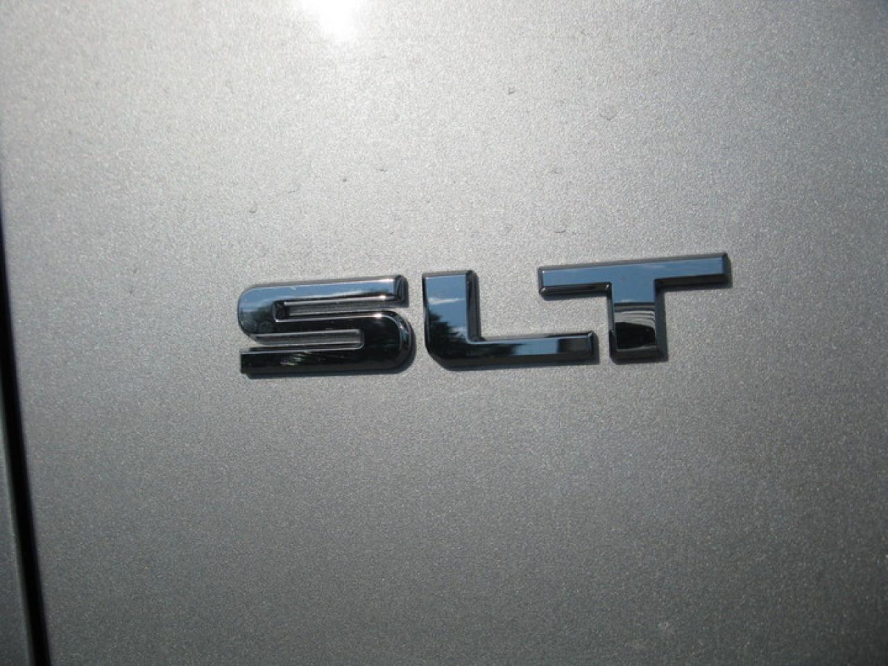 627633