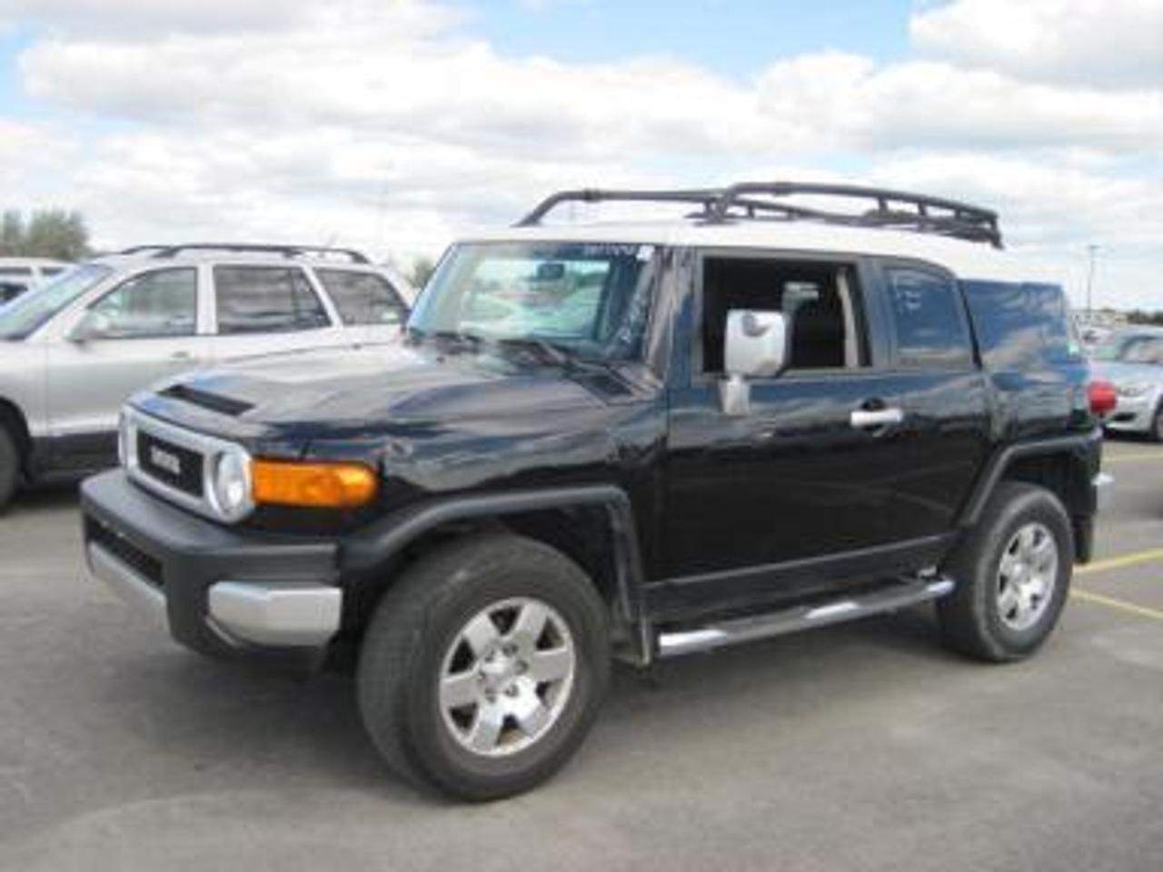 Used 2007 Toyota FJ Cruiser 4X4 LOADED for sale in Ottawa, ON