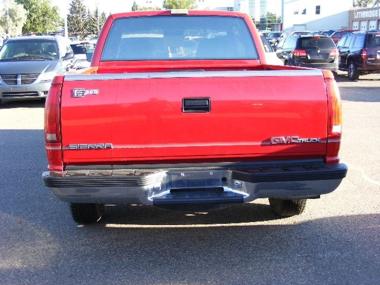 627702
