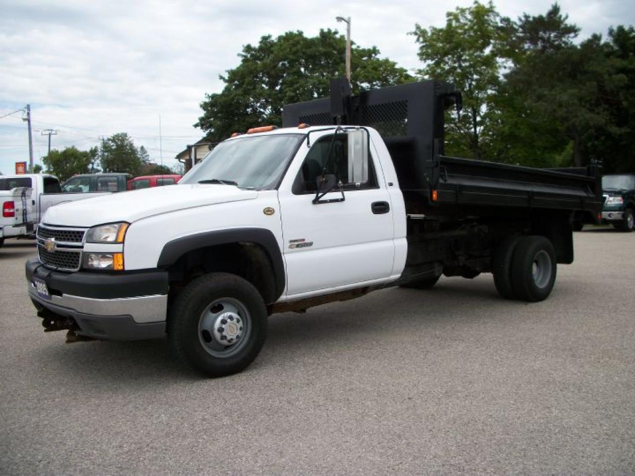 Used 2005 Chevrolet 3500 silverado for sale in Stratford, ON