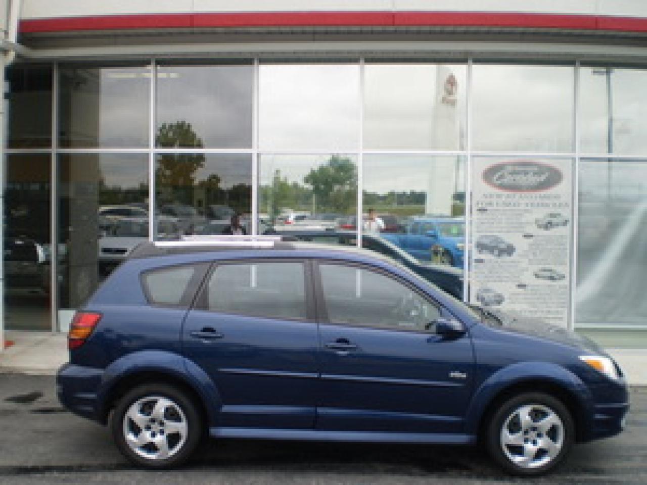 Used 2006 Pontiac Vibe Base AWD for sale in Calgary, AB