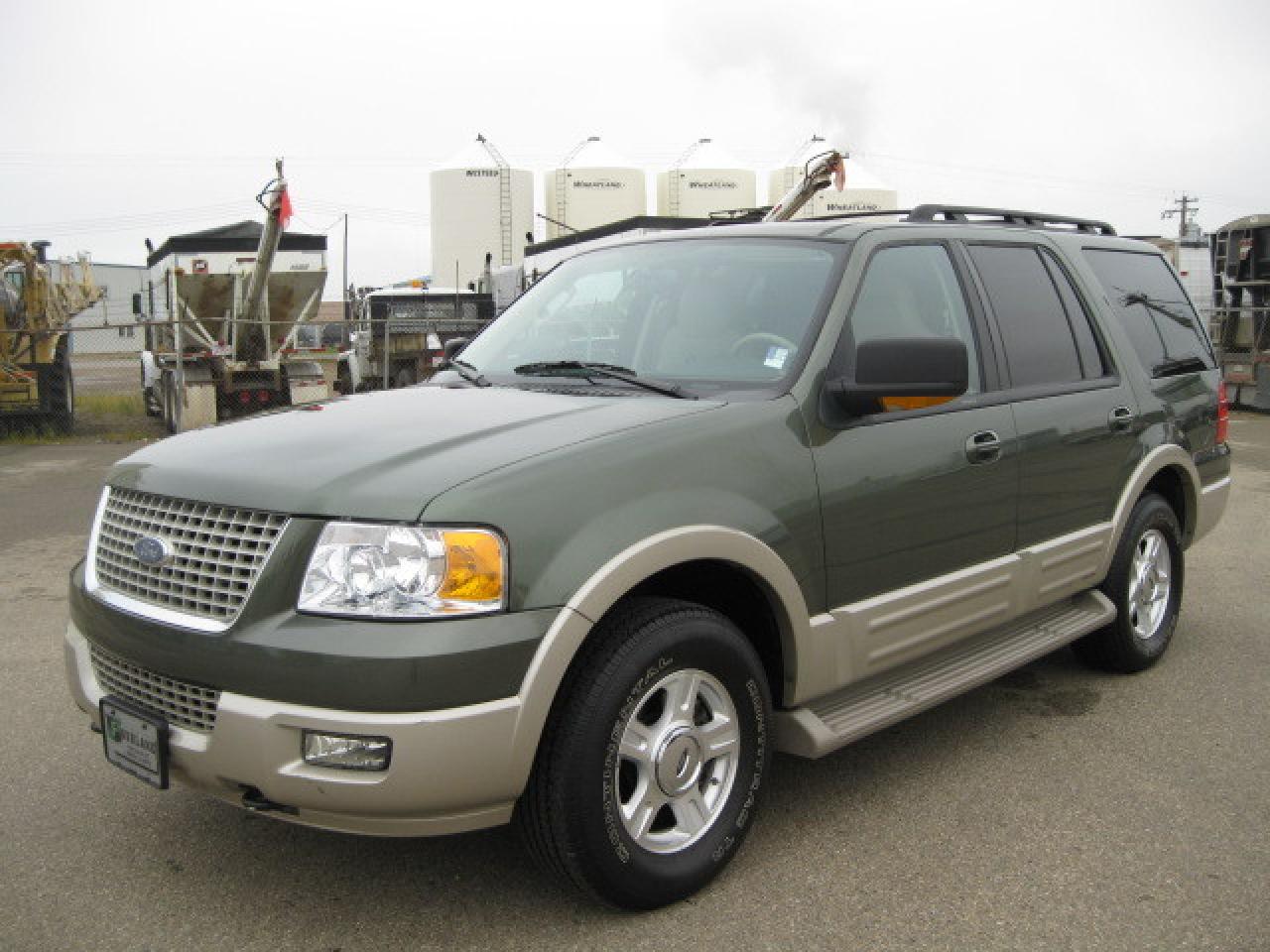 Used 2005 Ford Expedition Eddie Bauer 4x4 for sale in Innisfail, AB