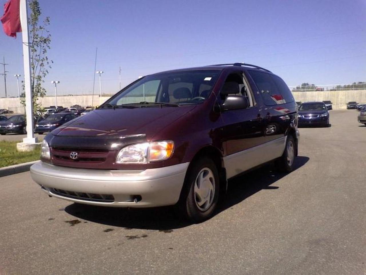 Used 1999 Toyota Sienna LE for sale in Sherwood Park, AB