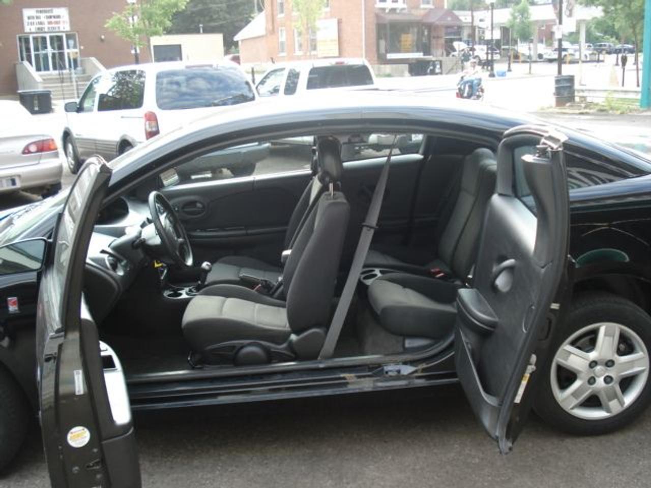 This is a good clean car off lease from GMAC. The 4dr feature gives you a 2dr sporty look with the convenience of easy entry to the rear seat area. Clean CARPROOF history.