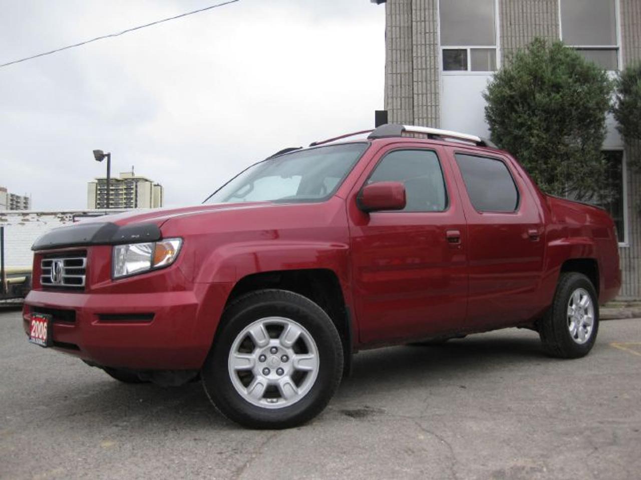 JUST TRADED IN AT HONDA DEALER!! FULLY LOADED!! ALL WHEEL DRIVE!! LEATHER!! ALLOYS!! ROOF RACK!! FULLY LOADED!! VERY WELL MAINTAINED! CANADIAN TRUCK!! CARPROOF VERIFIED!! CERTIFIED & EMISSION TESTED!! PRICED TO SELL!!