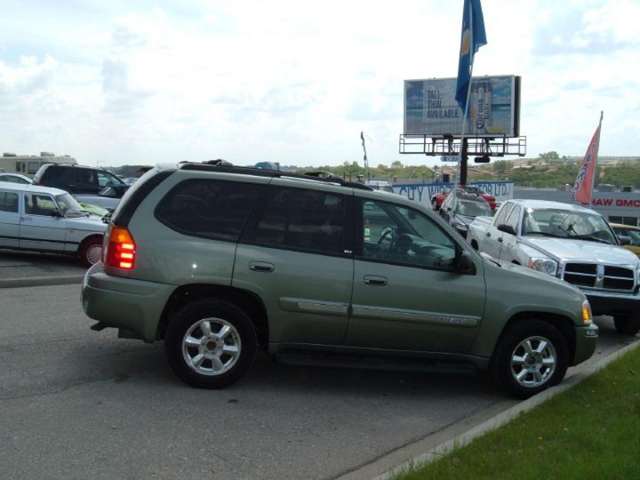 Used 2004 GMC Envoy SLT for sale in Calgary, AB