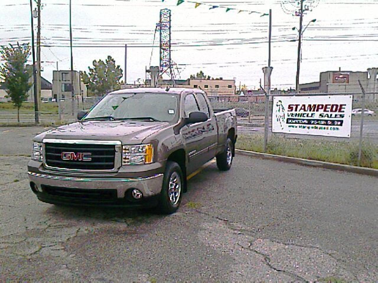 Used 2008 GMC Sierra C1500 Ext SLE for sale in Calgary, AB