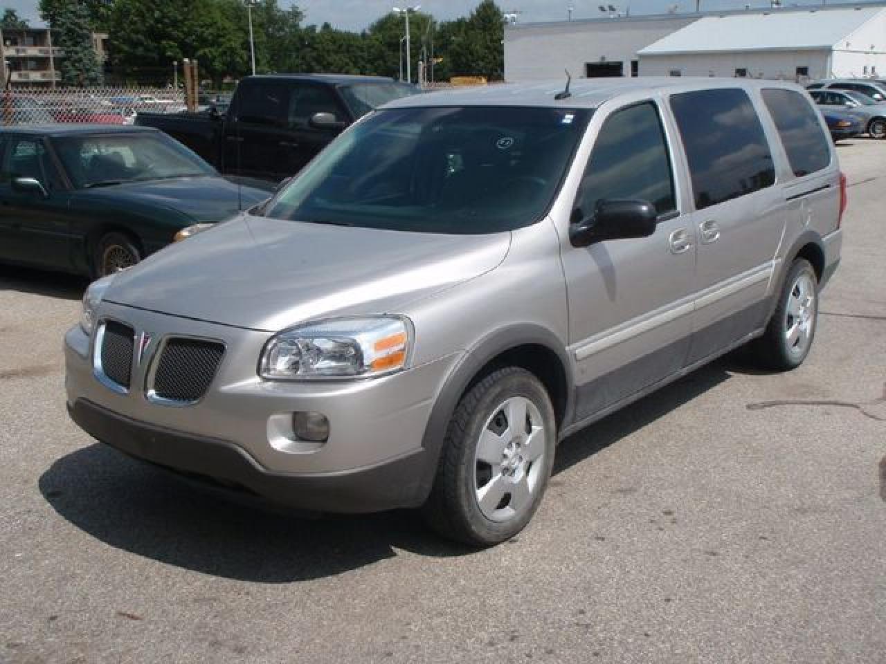 Used 2007 Pontiac Montana EXT'D! LEATHER! NEW TIRES!  QUADS!! GM LEASE RETURN!! Van for sale in Guelph, ON