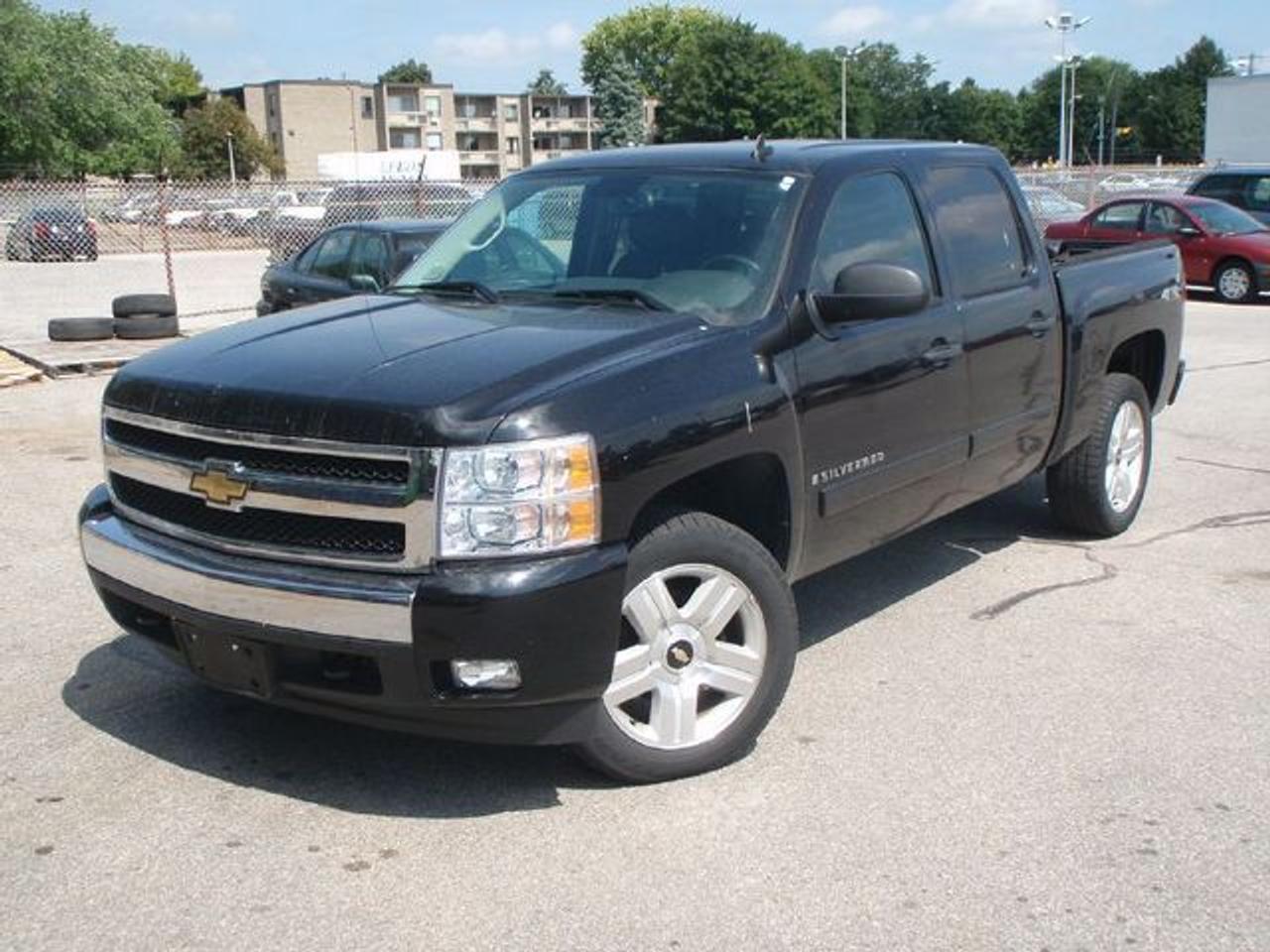 Used 2008 Chevrolet Silverado 1500 LT 4WD! LEATHER! GM LEASE RETURN!! 4x4 Truck for sale in Guelph, ON