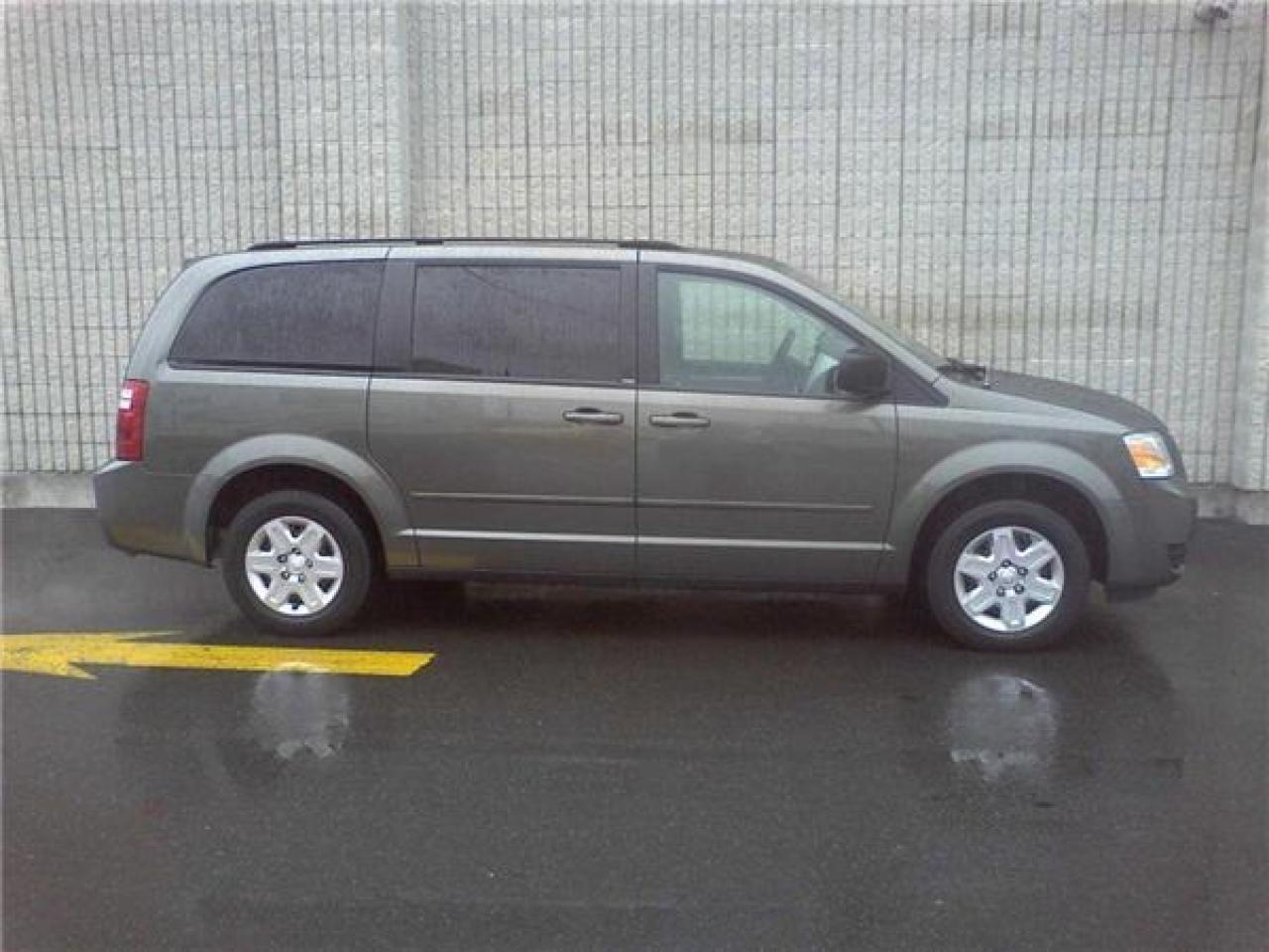 Used 2010 Dodge Grand Caravan SE for sale in Orleans, ON