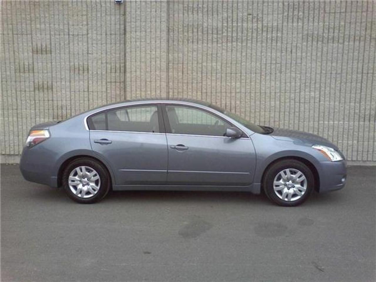 Used 2010 Nissan Altima 2.5 for sale in Orleans, ON