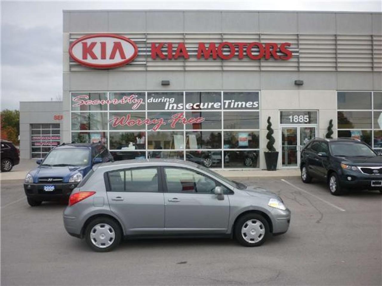 Used 2009 Nissan Versa  for sale in Hamilton, ON