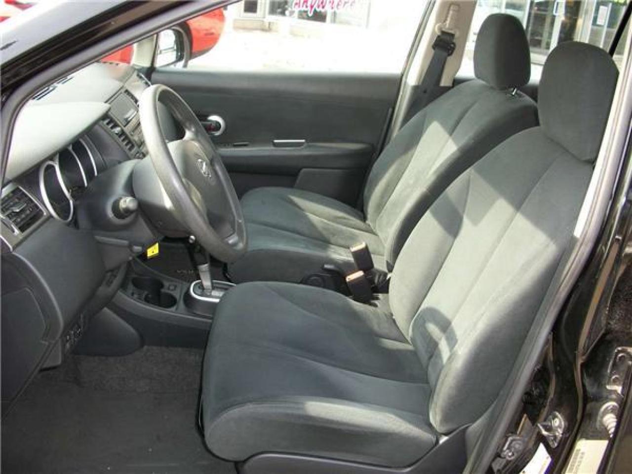 Used 2009 Nissan Versa  for sale in Burlington, ON
