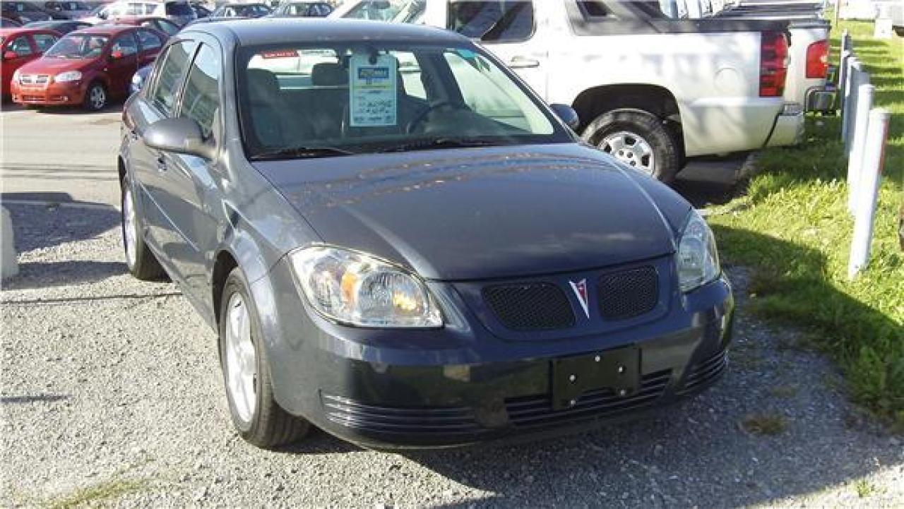 Used 2009 Pontiac G5 SE for sale in Orleans, ON