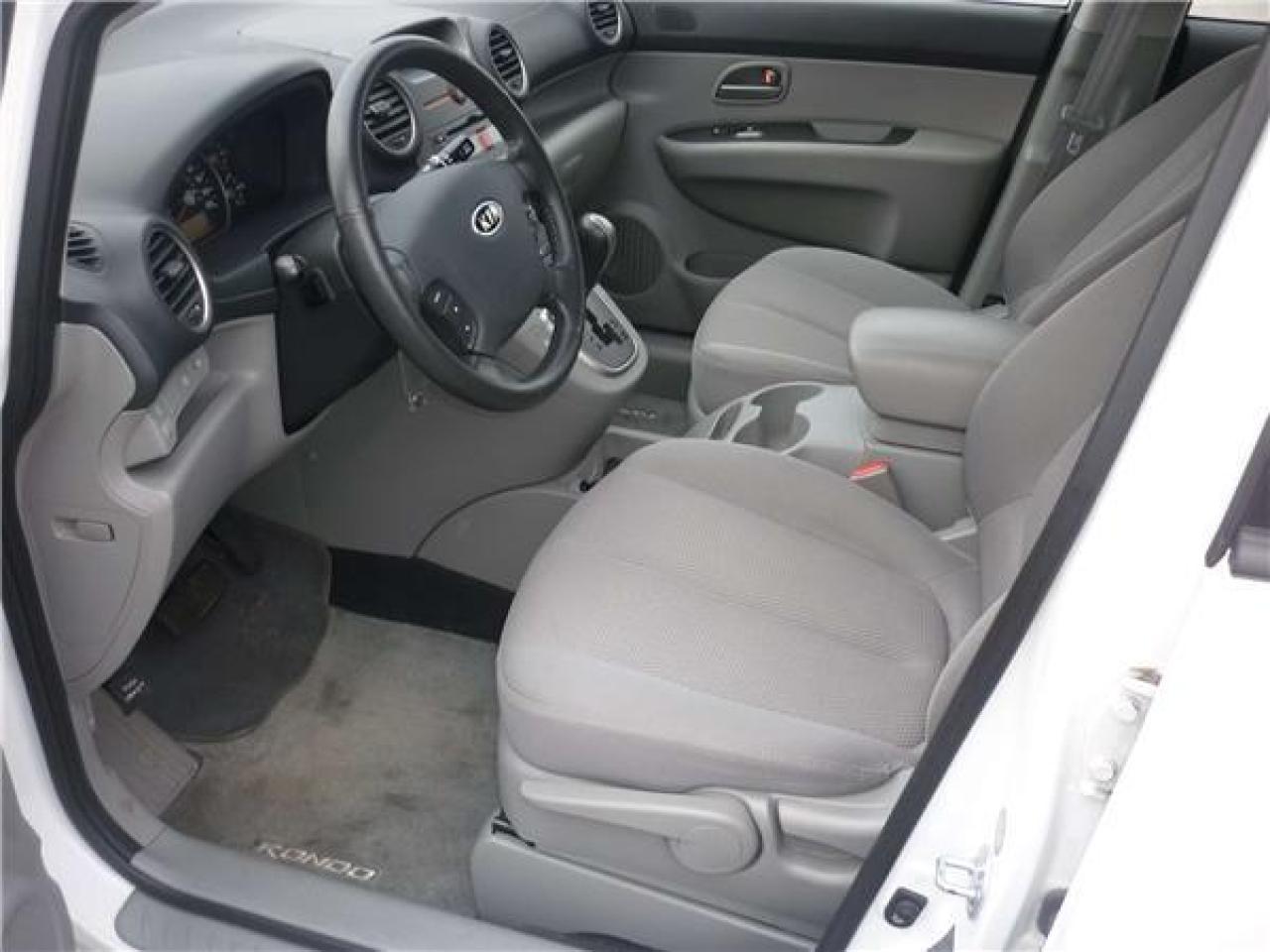 Used 2008 Kia Rondo EX for sale in Hamilton, ON