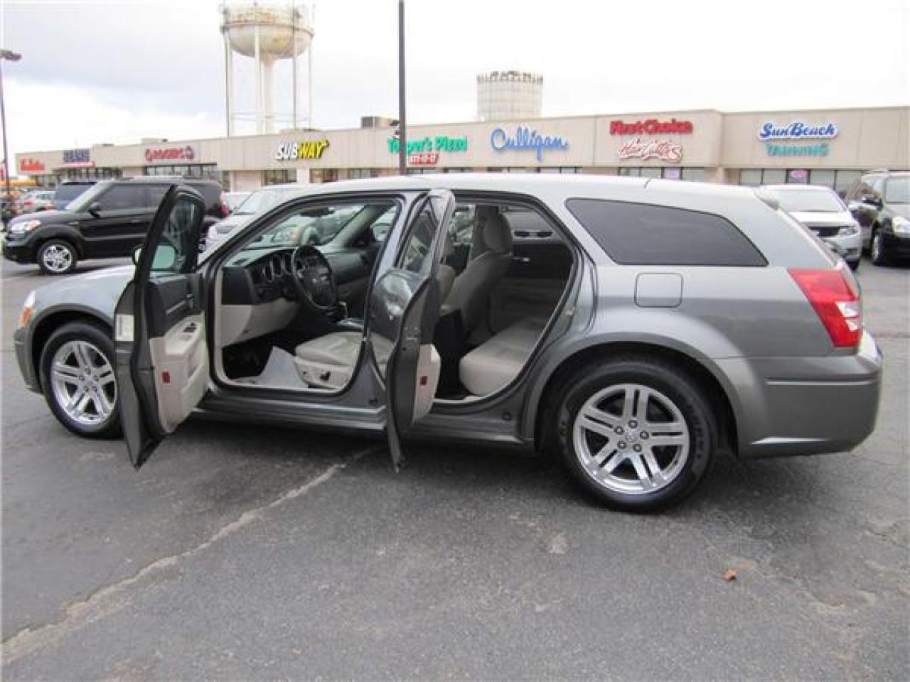 Used 2005 Dodge Magnum RT for sale in Georgetown, ON