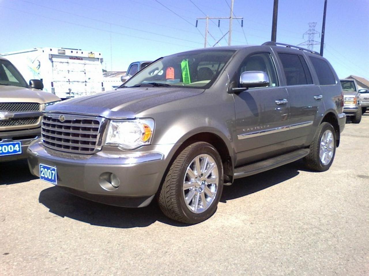 One Owner, gorgeouse SUV, Drive in style and luxury in an Aspen Limited.Heated Rear captain chairs, Back up Sensors, Power Curb side mirrors, sunroof,leather,power lift gate and much much more. <br /> Excellent Finance Rates, low monthly payment..Call for more information <br />ONLY 180 BI-WEEKLY <br /><br />