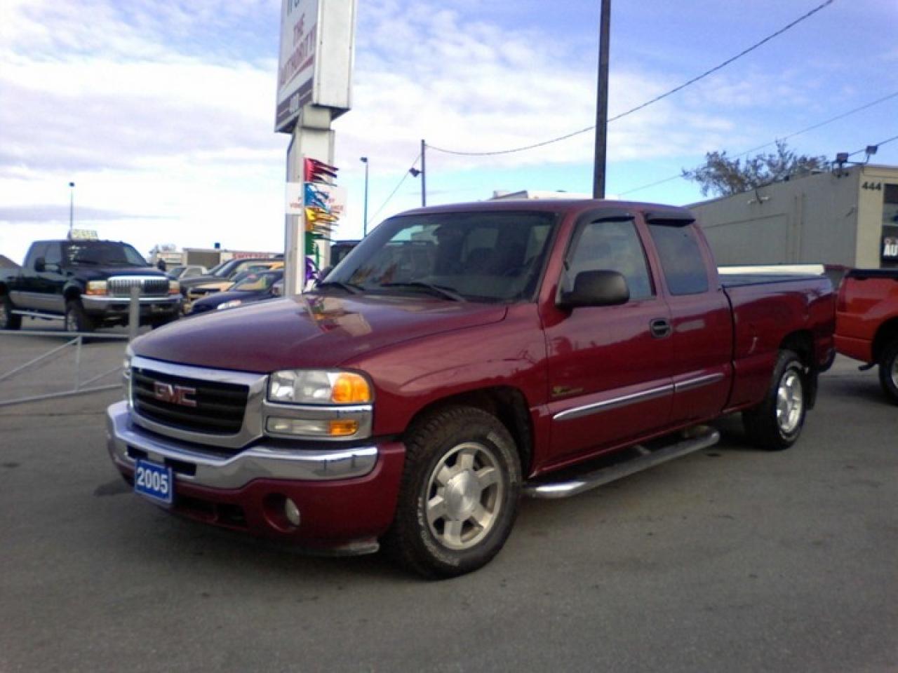 Used 2005 GMC Sierra 1500 SLE Pickup6 1/2 ft for sale in Orono, ON