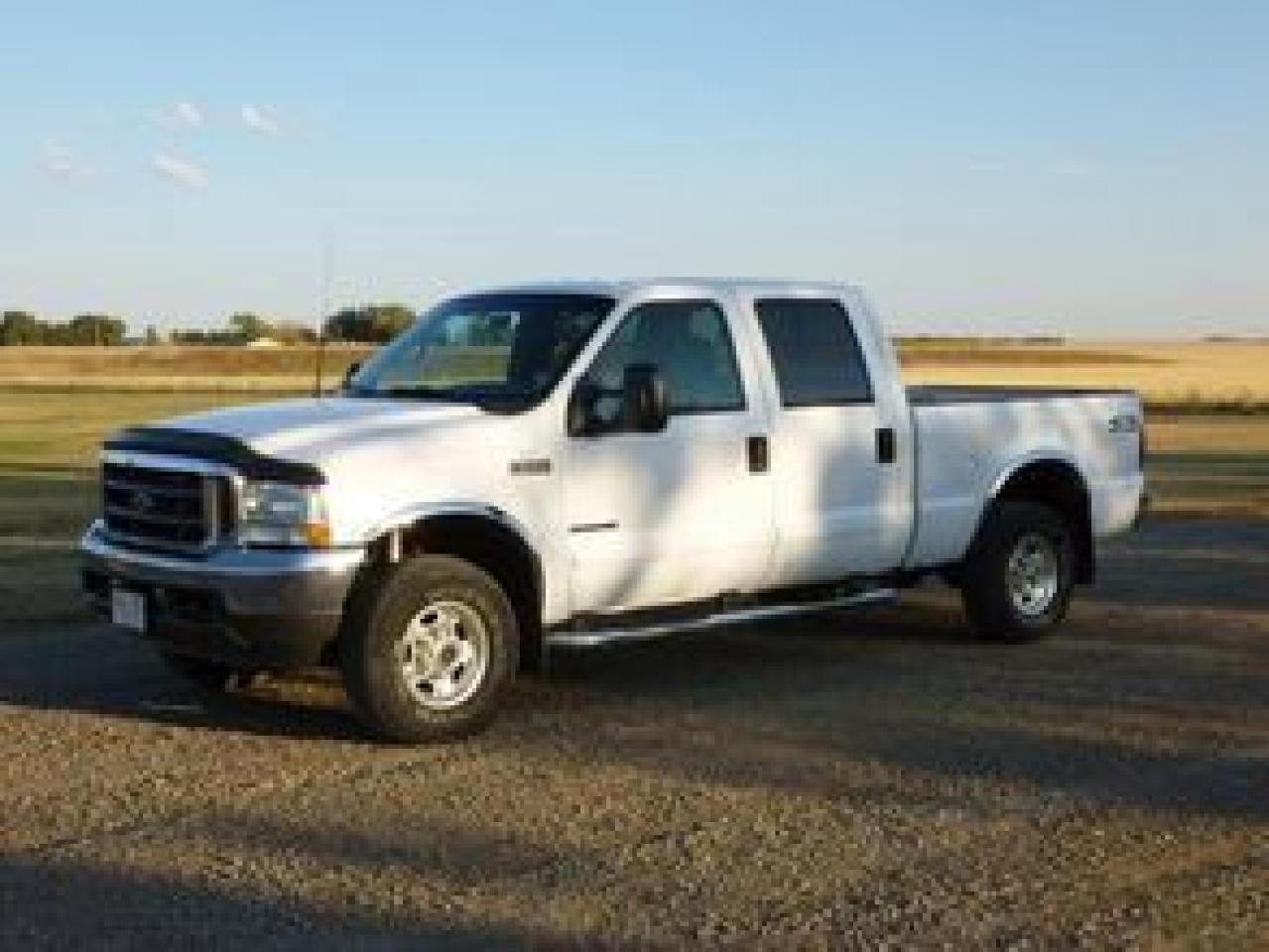 Used 2002 Ford F250 LARIAT for sale in Milk River, AB