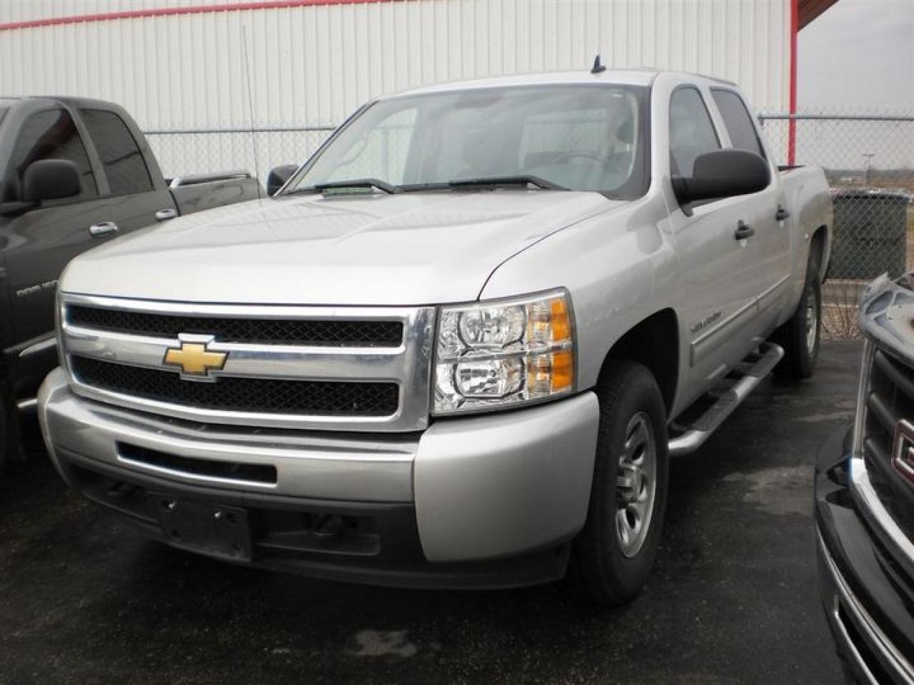 Used 2010 Chevrolet Silverado 1500 LT Crew Cab 4x4 for sale in Listowel, ON