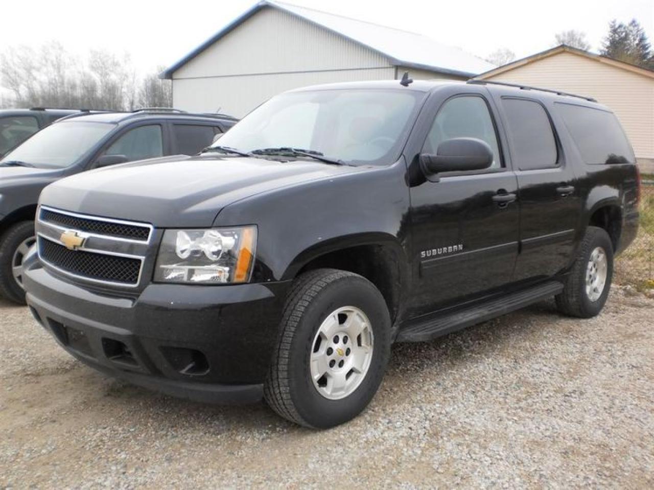 Used 2012 Chevrolet Suburban 4X4 LEATHER 9 PASS for sale in Listowel, ON