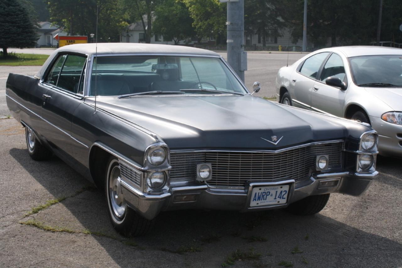 Used 1975 Cadillac De Ville CLOTH AND LEATHER for sale in Delhi, ON