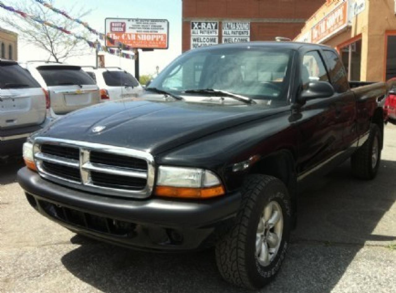 Used 2004 Dodge Dakota 4X4 CLUB CAB for sale in Whitby, ON