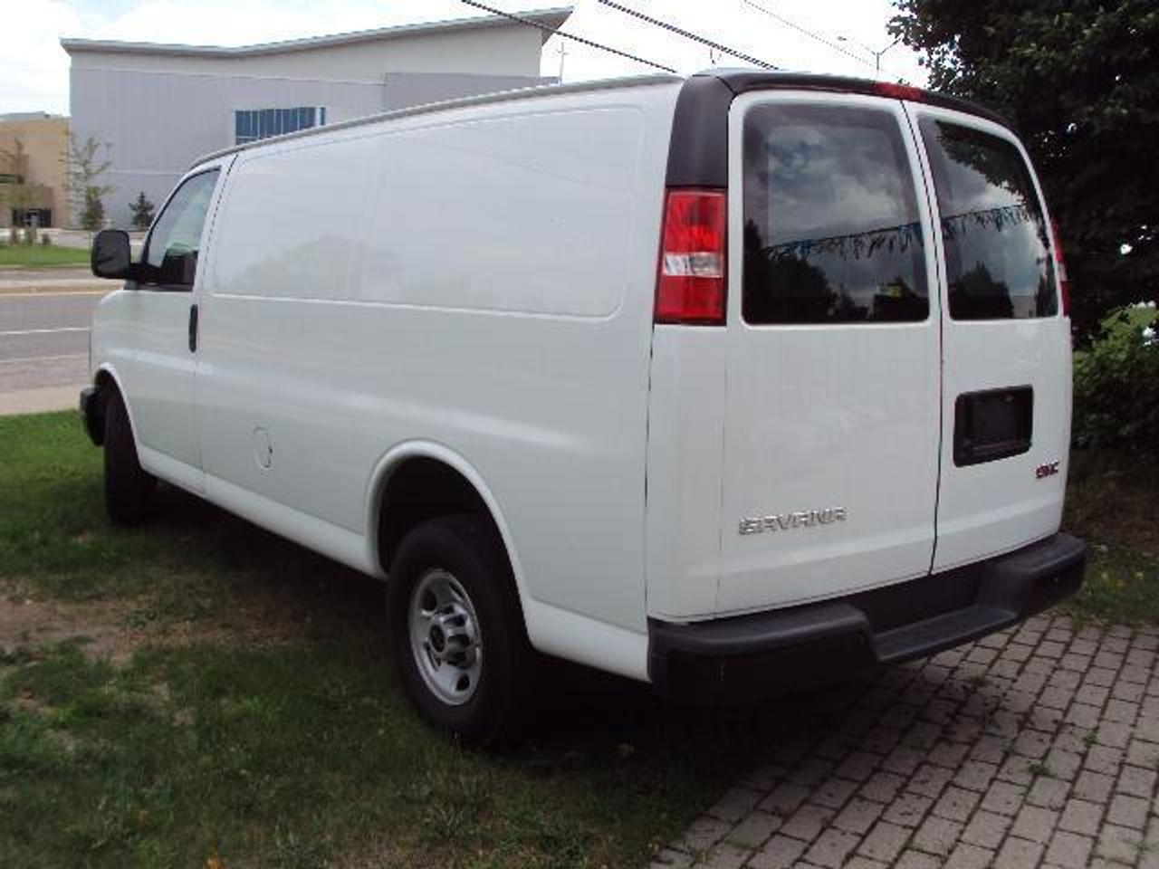 631147.11086693